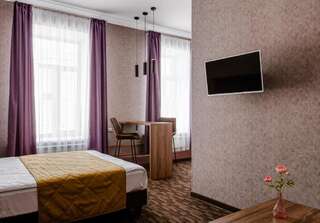 Гостиница Флоринн Москва В номере-студио установлены двуспальная кровать и диван-кровать.-6